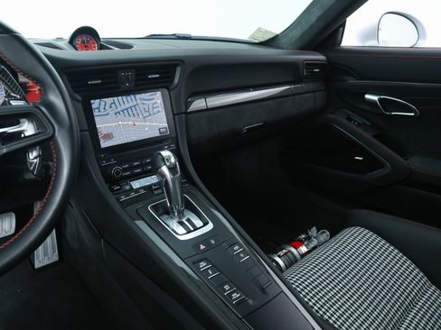 Used 2018 Porsche 911 GT3 image 32