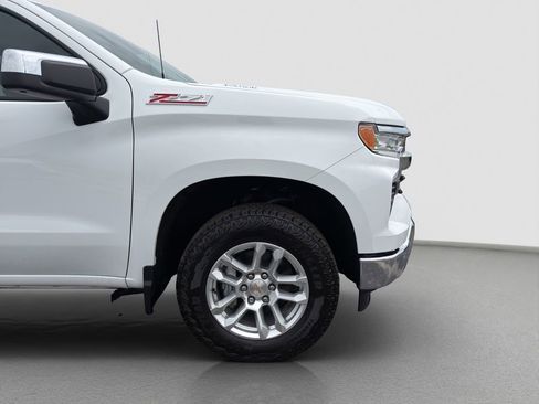 Used 2025 Chevrolet Silverado 1500 LT AWD/4WD image 23