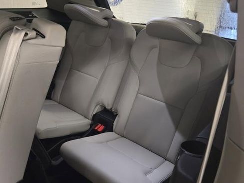 Certified 2024 Volvo XC90 B6 Plus image 15