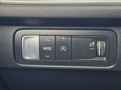 Used 2026 Chevrolet Traverse LT FWD image 23