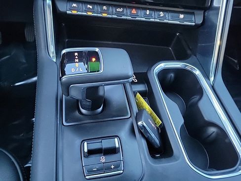 Used 2024 GMC Sierra 1500 Denali w/ Technology Package image 12