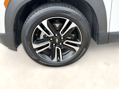 Certified 2024 Chevrolet TrailBlazer LT w/ Driver Confidence Package FWD image 12