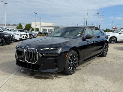 Used 2023 BMW 740i w/ Luxury Rear Seating Package RWD image 1
