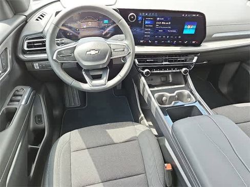 New 2026 Chevrolet Traverse LT w/ Driver Confidence Package image 10