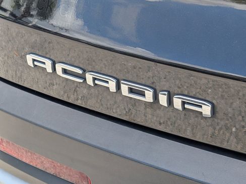 Used 2023 GMC Acadia SLE w/ Driver Convenience Package image 17