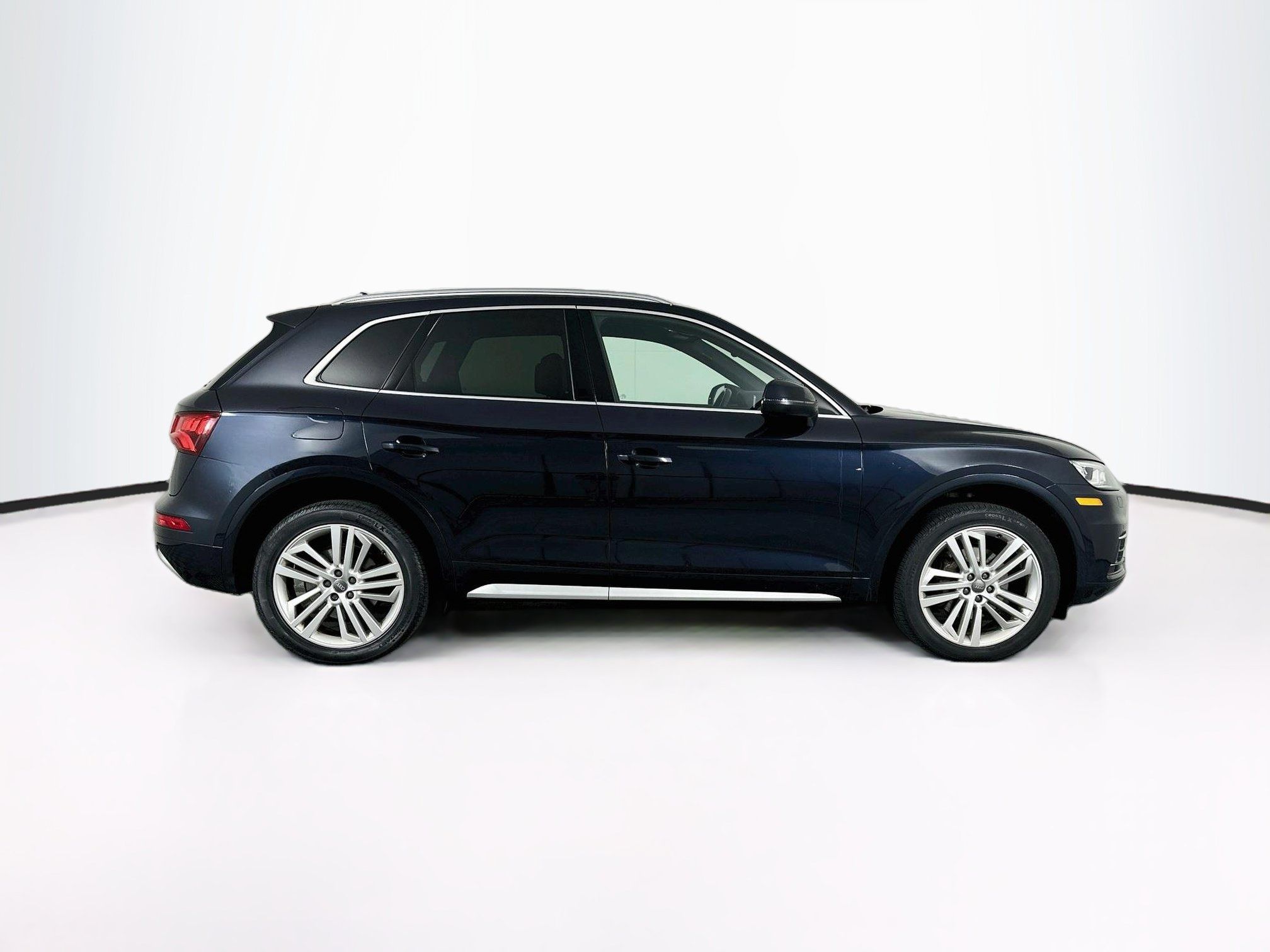 Used 2018 Audi Q5 2.0T Premium Plus w/ Premium Plus Package AWD/4WD image 10