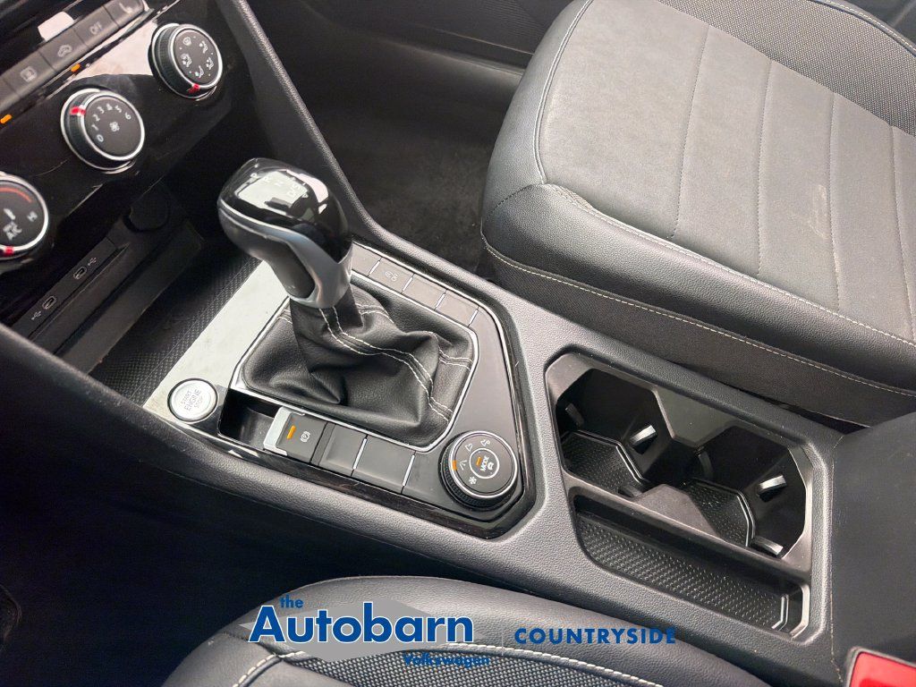 Certified 2023 Volkswagen Taos SE w/ Panoramic Sunroof Package AWD/4WD image 18