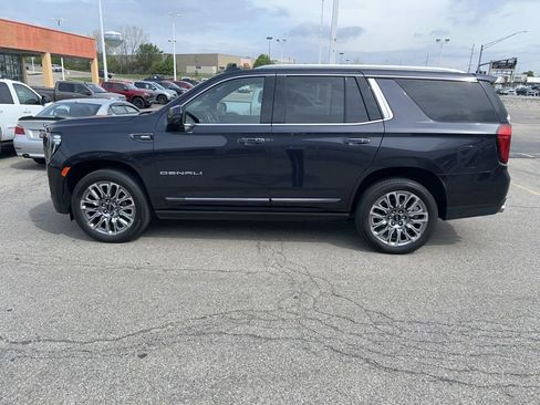 Used 2023 GMC Yukon Denali Ultimate image 3