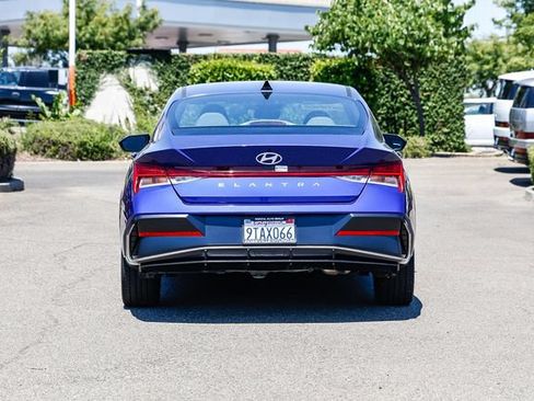 Certified 2025 Hyundai Elantra SEL FWD image 4