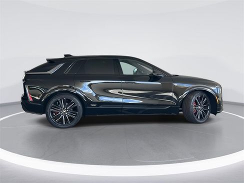 New 2026 Cadillac Lyriq V image 2