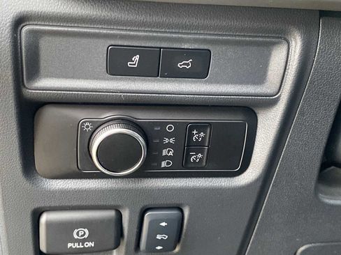 Used 2024 Ford Expedition XLT AWD/4WD image 22