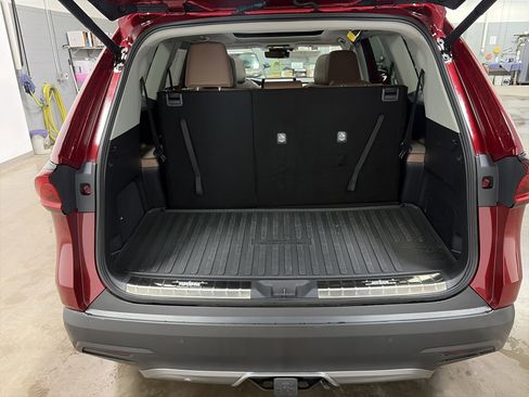 Used 2025 Toyota Grand Highlander AWD image 31