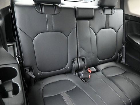 Used 2025 Honda Pilot EX-L image 41