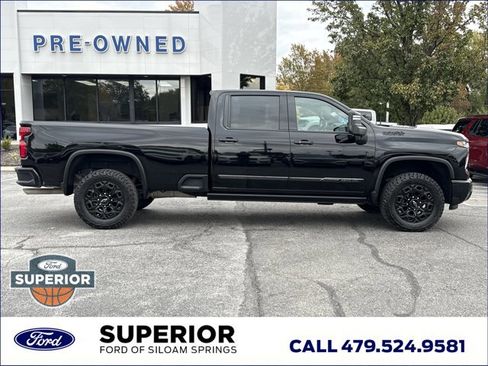 Used 2024 Chevrolet Silverado 3500 High Country w/ Technology Package image 2
