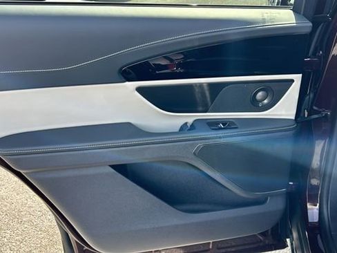 Used 2025 Lincoln Nautilus Reserve image 14