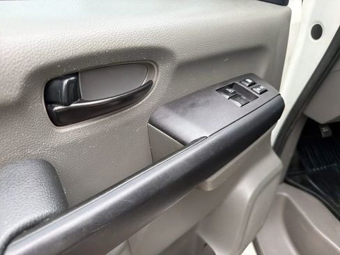 Used 2021 Nissan NV 2500 SV image 9