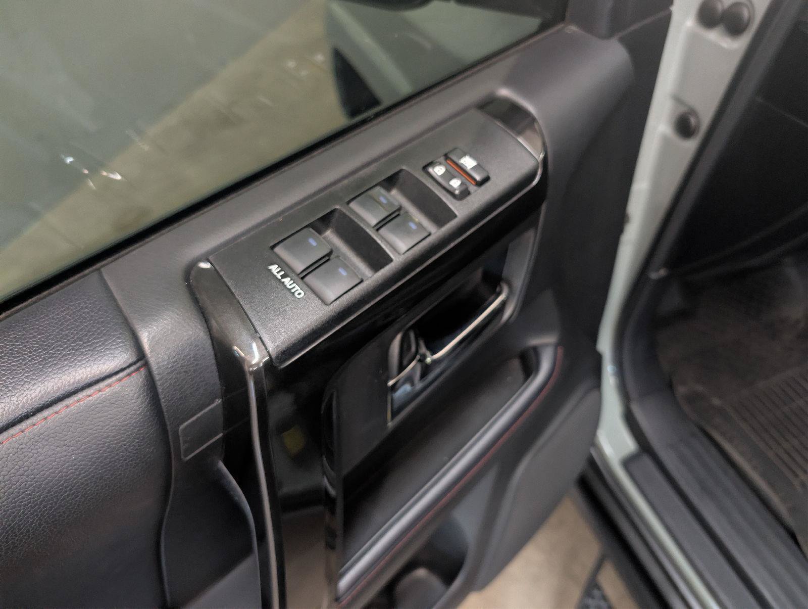 Used 2023 Toyota 4Runner TRD Off-Road Premium w/ Off Road Premium Plus Package AWD/4WD image 21