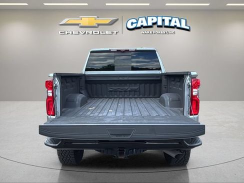 Used 2024 Chevrolet Silverado 2500 ZR2 w/ Technology Package AWD/4WD image 4
