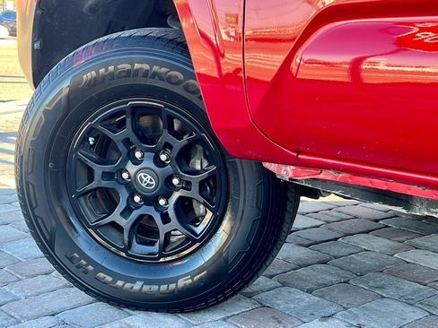 Used 2019 Toyota Tacoma 2WD Access Cab image 11