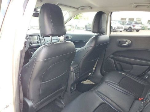 Used 2018 Jeep Compass Latitude FWD image 27