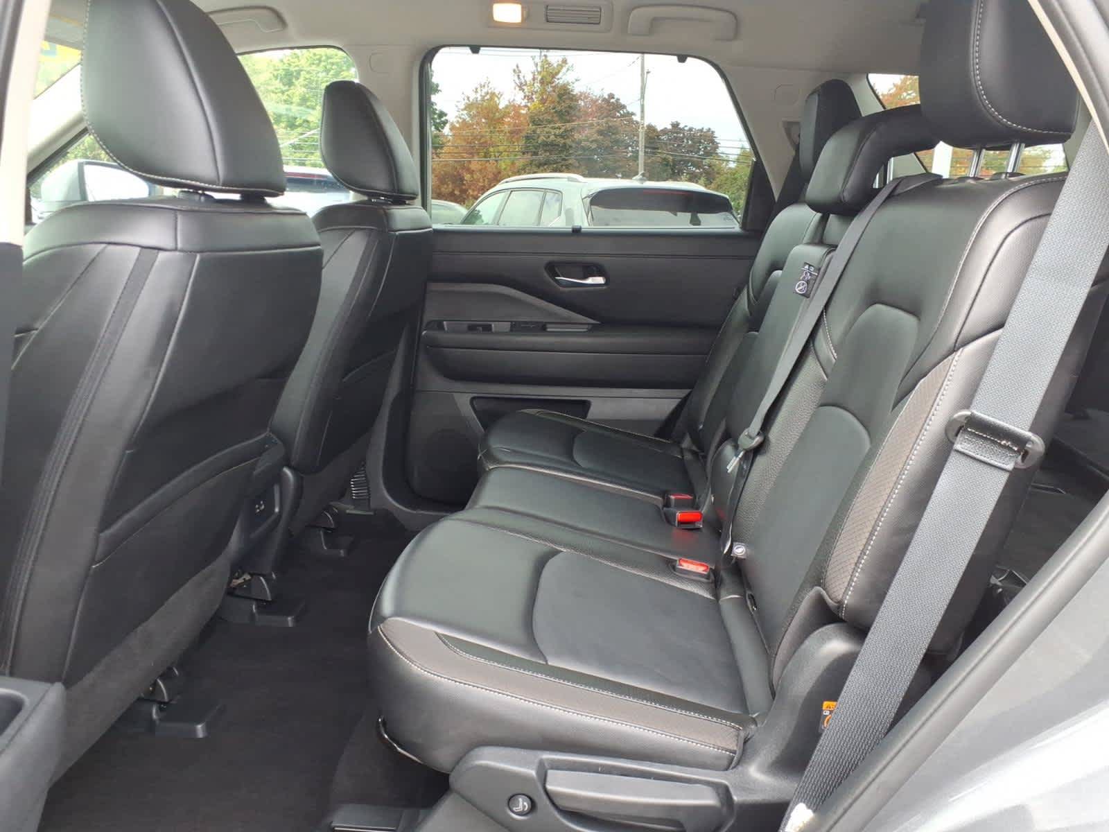 Certified 2025 Nissan Pathfinder SL AWD/4WD image 13