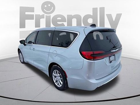 New 2026 Chrysler Pacifica Select FWD image 7