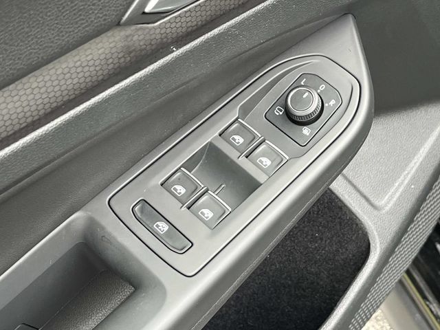 Used 2024 Volkswagen GTI SE FWD image 24