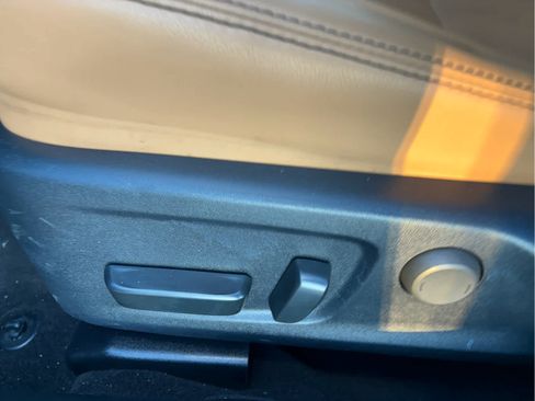 Used 2020 Lexus IS 300 AWD w/ Premium Package image 8