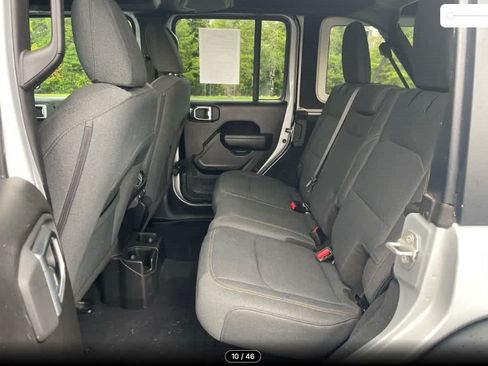 Used 2024 Jeep Wrangler Unlimited Sport AWD/4WD image 10