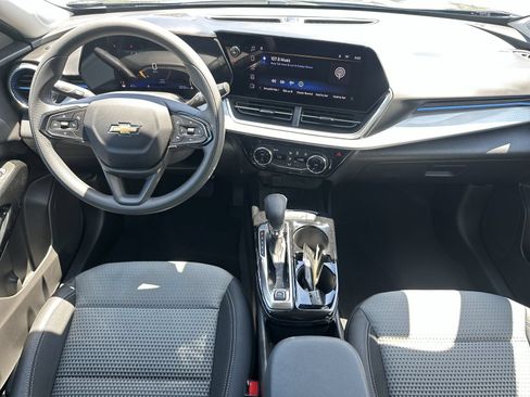 Used 2026 Chevrolet Trax LT FWD image 18