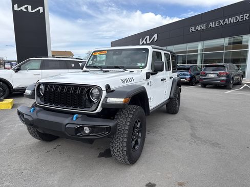 Used 2024 Jeep Wrangler Willys image 8
