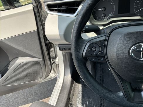 Used 2023 Toyota Corolla LE w/ LE Convenience Package FWD image 19