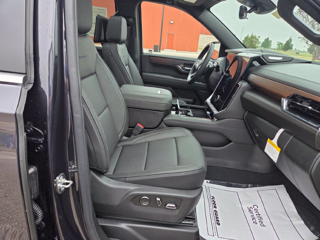 New 2026 GMC Yukon Denali w/ Denali Reserve Package AWD/4WD image 29