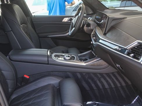 Used 2026 BMW X7 xDrive40i w/ M Sport Package AWD/4WD image 13