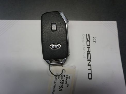 Used 2021 Kia Sorento EX w/ EX AWD X-Line Package image 18