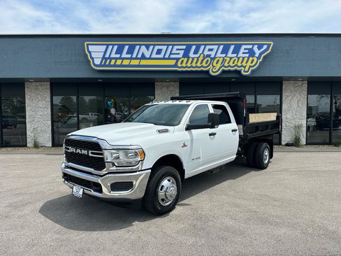 Used 2021 RAM 3500 Tradesman w/ Chrome Appearance Group AWD/4WD image 17