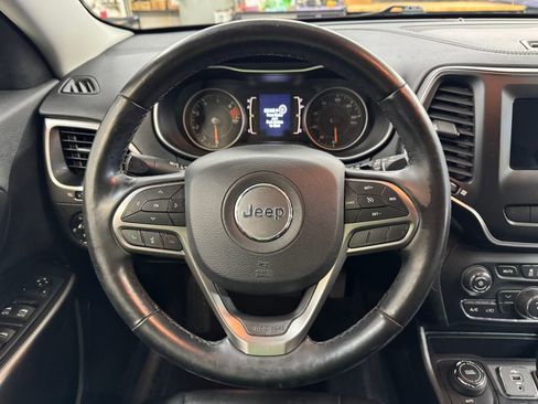 Used 2019 Jeep Cherokee Latitude Plus w/ Cold Weather Group image 19