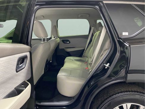 Used 2023 Nissan Rogue SV image 25