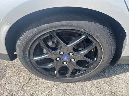 Used 2016 Ford Focus SE w/ Equipment Group 201A FWD image 14