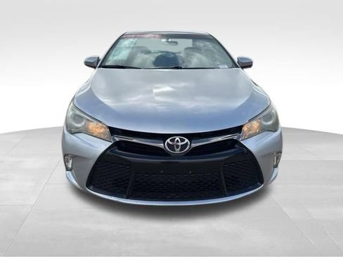 Used 2015 Toyota Camry SE FWD image 3