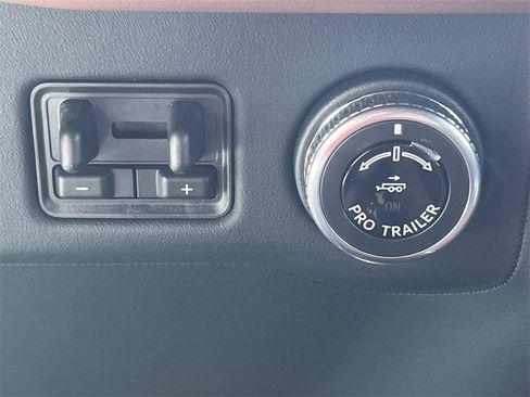 New 2025 Lincoln Navigator Reserve image 29