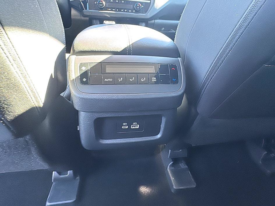 Certified 2025 Nissan Pathfinder SV FWD image 20
