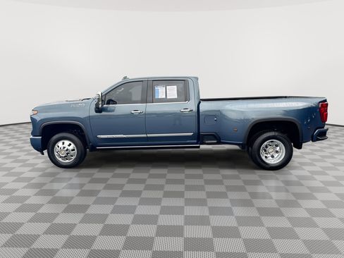 Certified 2025 Chevrolet Silverado 3500 High Country w/ Technology Package AWD/4WD image 5