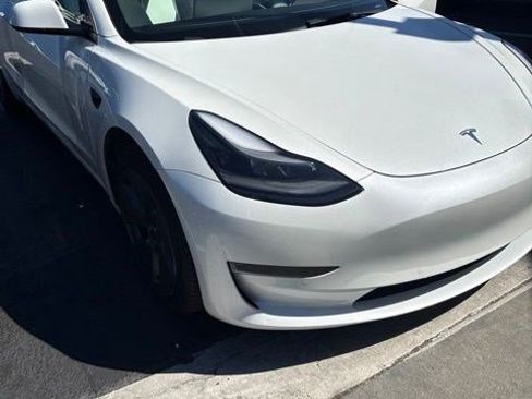 Used 2022 Tesla Model 3 RWD image 3