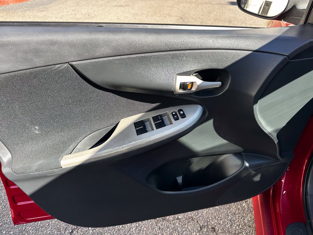 Used 2012 Toyota Corolla S FWD image 24