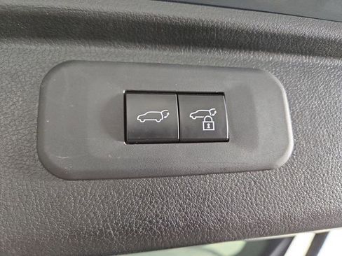 Used 2025 Toyota Grand Highlander FWD image 32