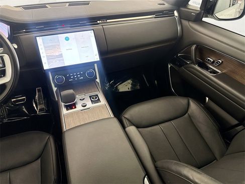 Certified 2023 Land Rover Range Rover SE image 23