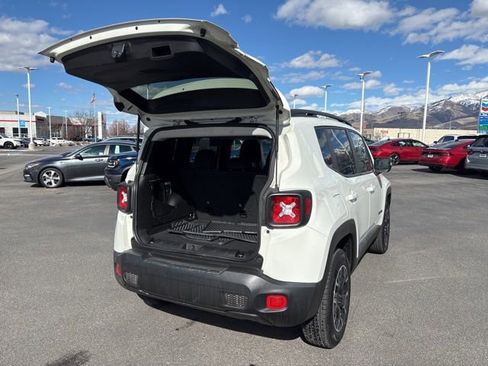 Used 2023 Jeep Renegade Latitude w/ Sun/Sound Group image 26