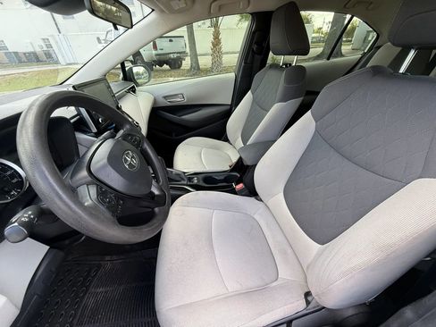 Used 2021 Toyota Corolla LE image 10