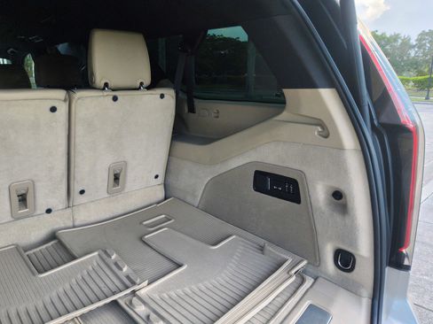 Used 2021 Cadillac Escalade ESV Premium Luxury w/ Performance Package RWD image 53